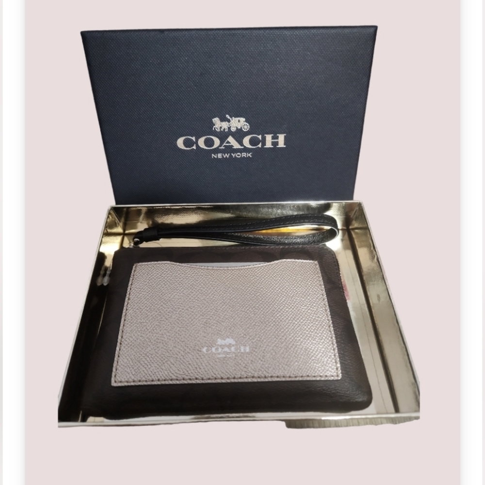 NWT Coach Wristlet Wallet
